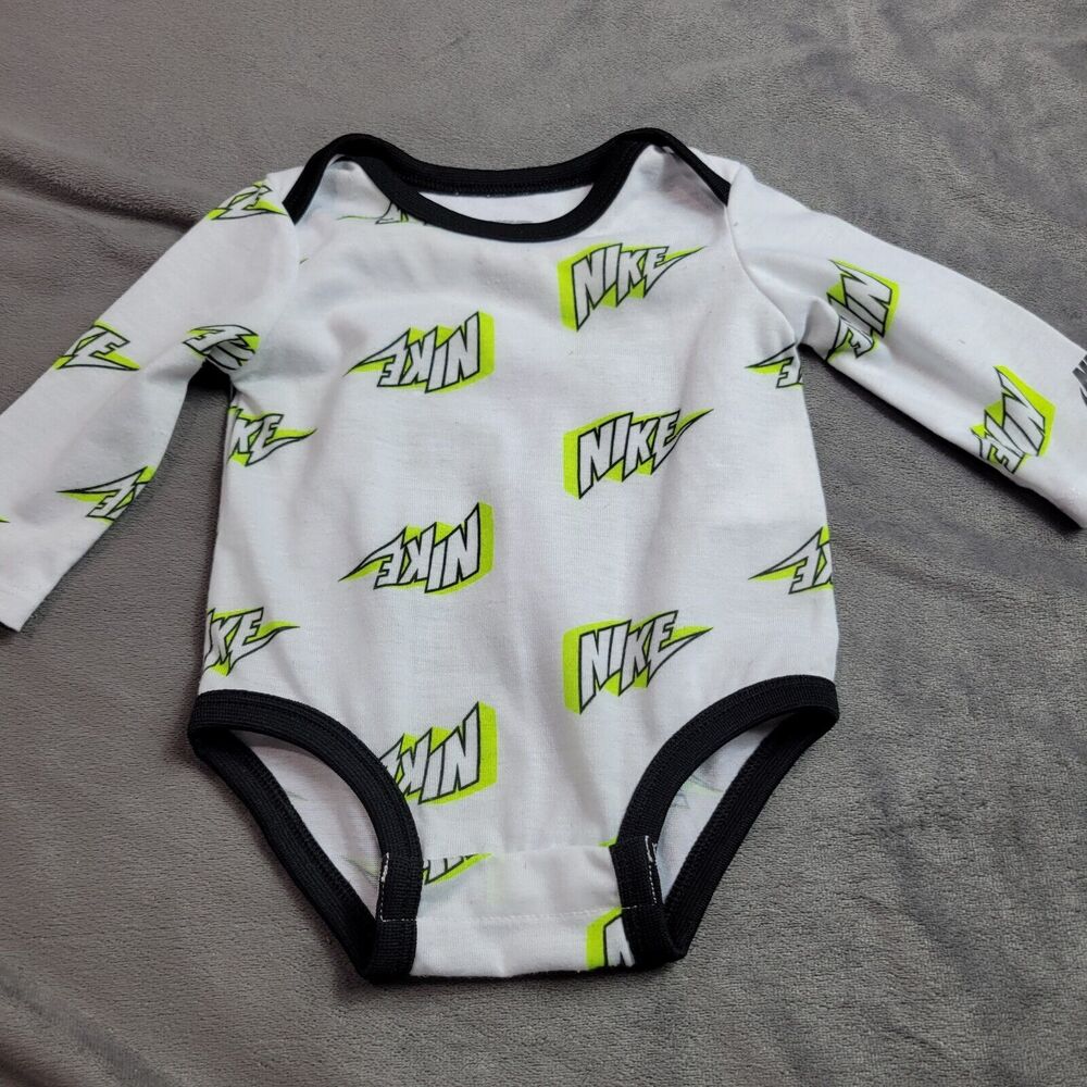 Nike Spell Out Baby Bodysuit White Green Long Sleeve Snap Crotch 0-3 Months Boys